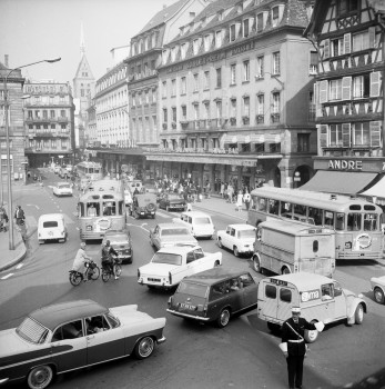 Circulation place Kléber, années 1960